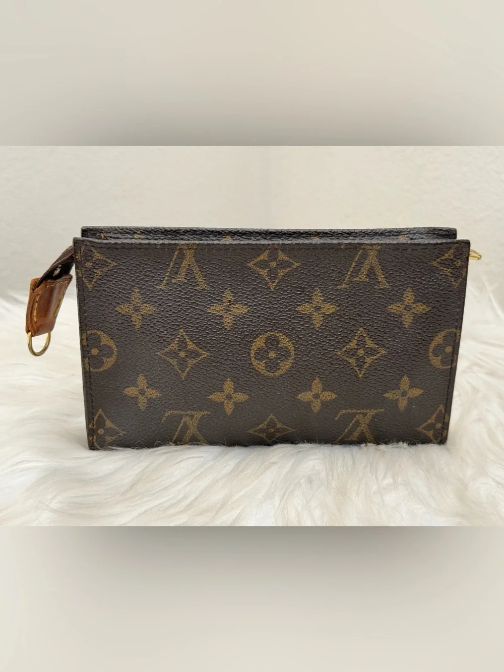 LOUIS VUITTON Monogram Bucket Pouch PM